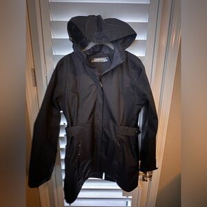 Women’s medium raincoat